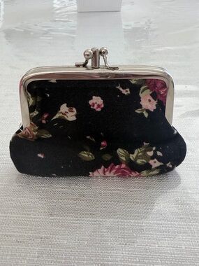 Floral Coin Purse kiss lock - Black with Pink Rose Print
